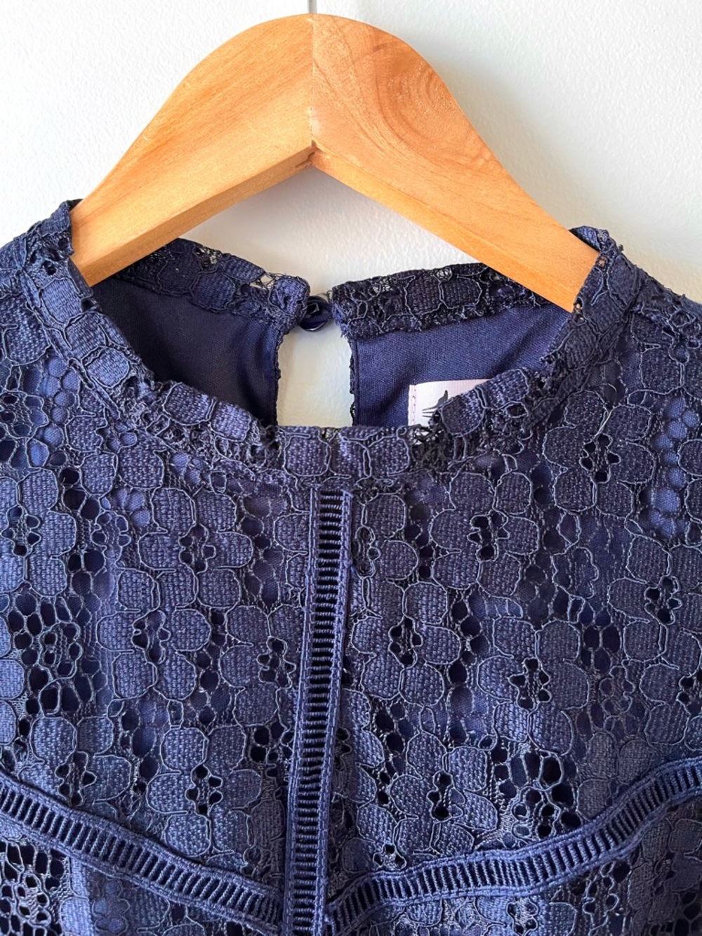 Nanette Lepore Navy Floral Lace Cap-Sleeve Top Size S -Coquette Girl Victorian - Picture 6 of 11